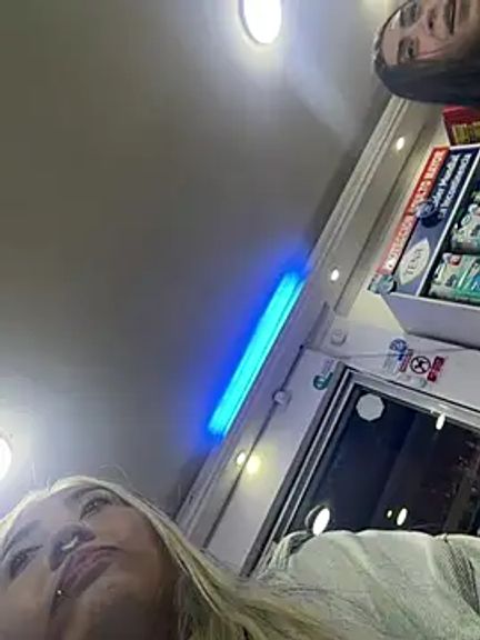 ManuelaVeeleez