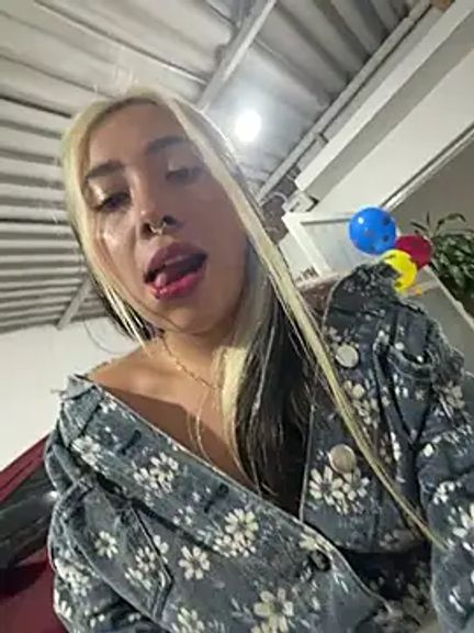 ManuelaVeeleez