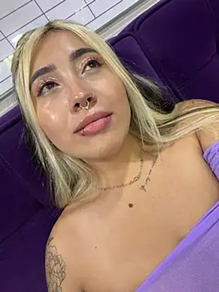 ManuelaVeeleez