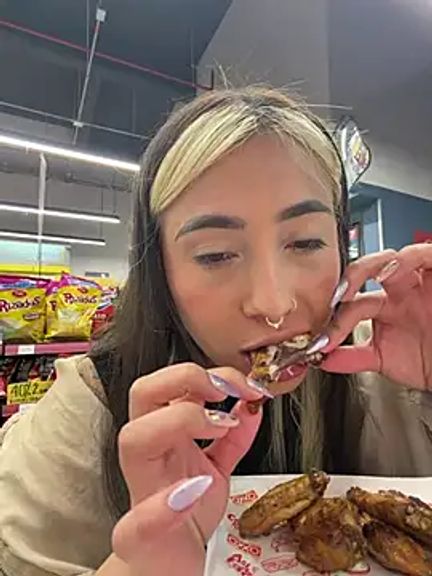 ManuelaVeeleez