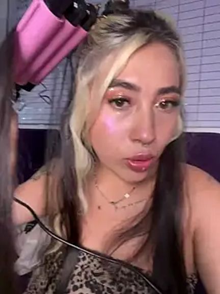 ManuelaVeeleez