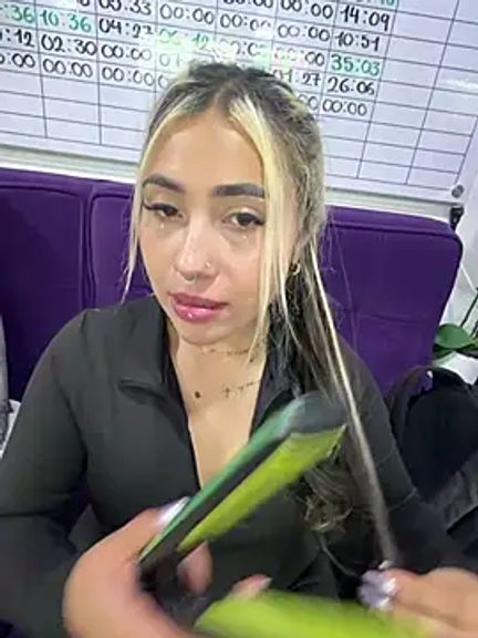 ManuelaVeeleez