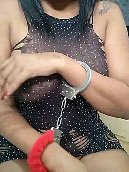 NeydeHotWife