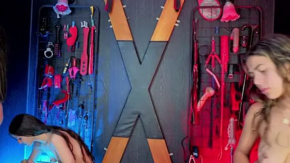 Miss_Electra_and_Iris