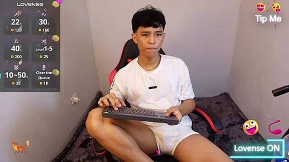 Little_Twink19x