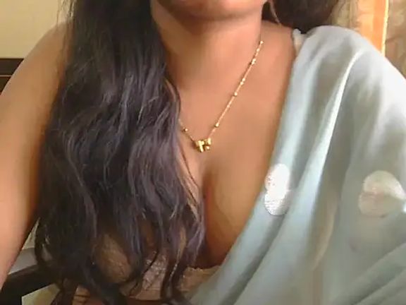 hottest_mahiii