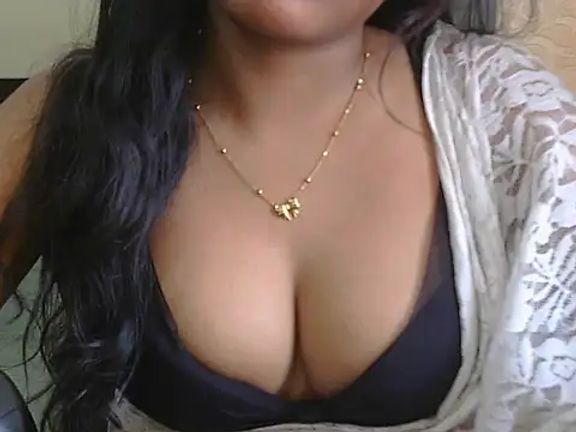 hottest_mahiii