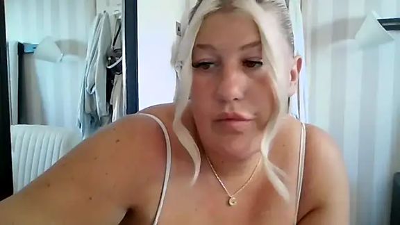 Lexi_Laura