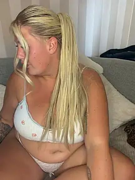Lexi_Laura