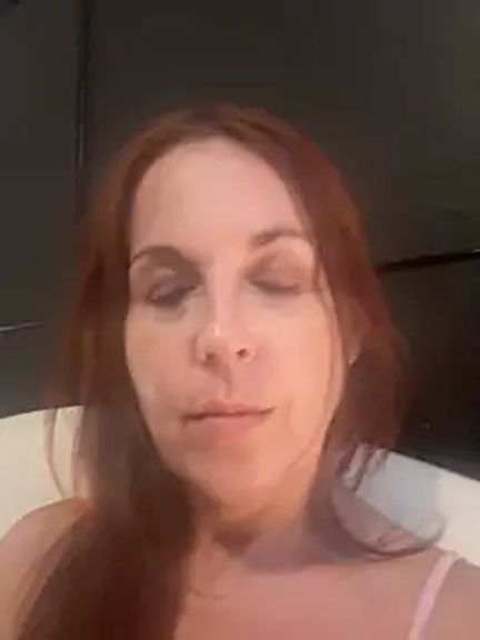 petitehotwife4u