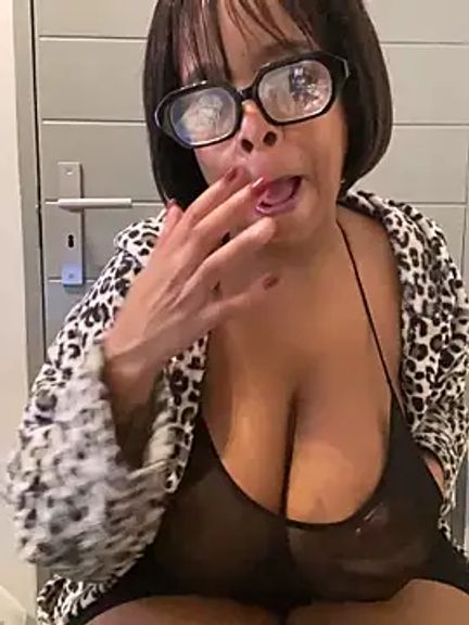 Saggy_areola95