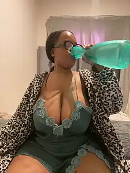 Saggy_areola95