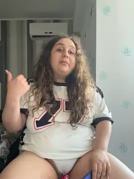 CurlyMaddie