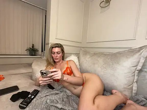 Lola_RaeX