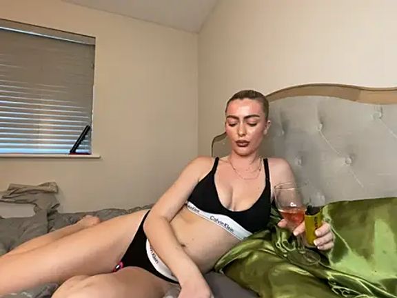 Lola_RaeX