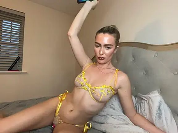 Lola_RaeX