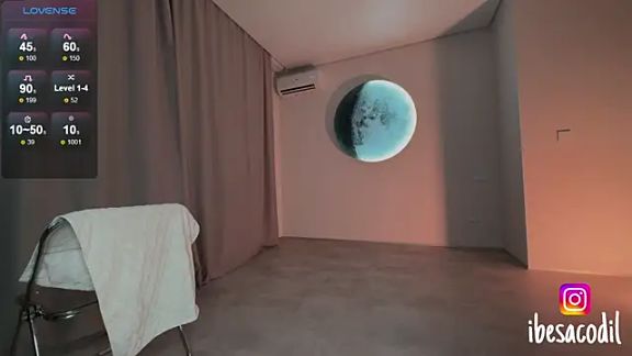 adriana_allien