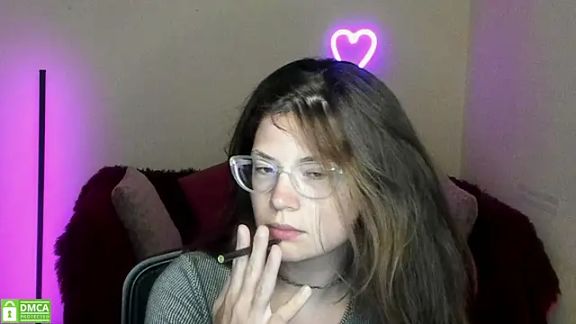 Alicia_redfollow
