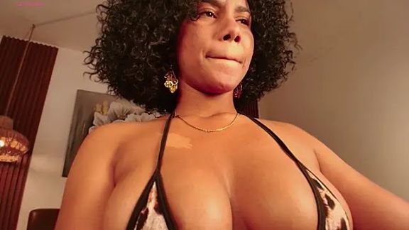 Hilaryebony_