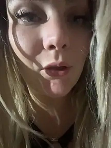 Blonde_Cougar
