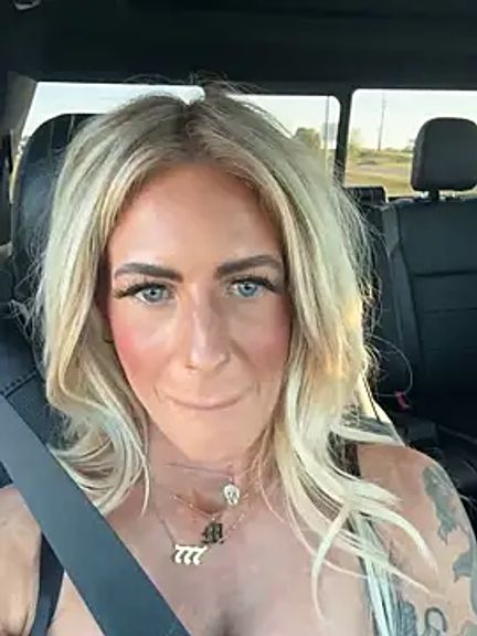 blondiluvsanal