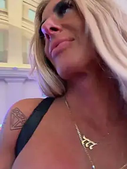 blondiluvsanal