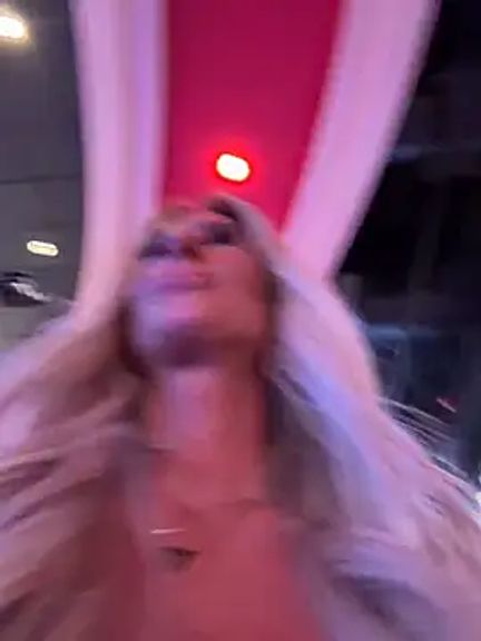 blondiluvsanal