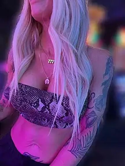 blondiluvsanal