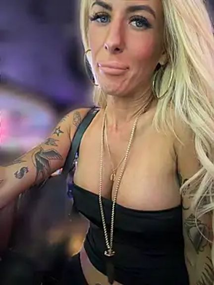 blondiluvsanal
