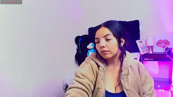 loren_tits24