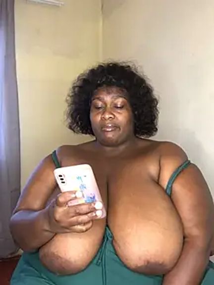 bustytitsxxx