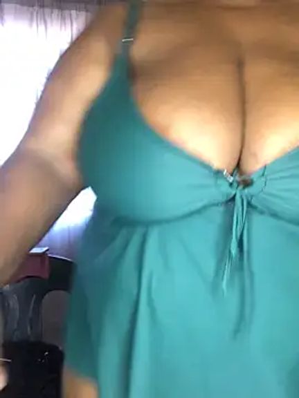 bustytitsxxx