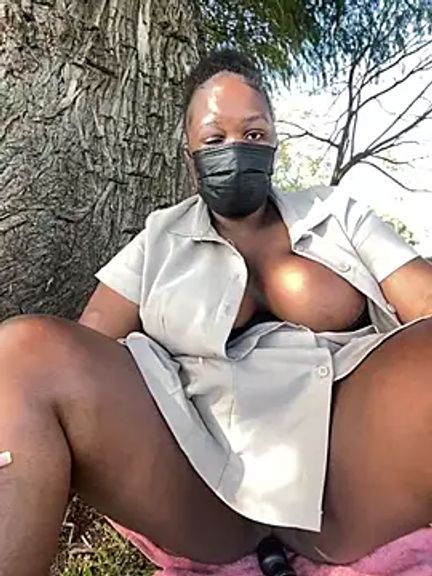 MaskedBootyLicious28