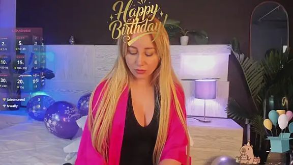 angelina_hilton