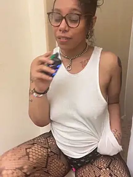 Desirae_Luciano