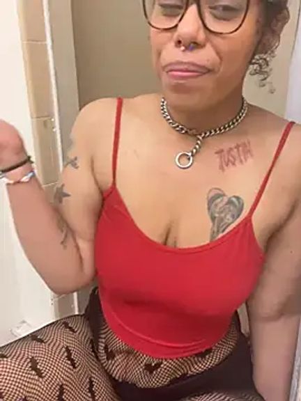 Desirae_Luciano