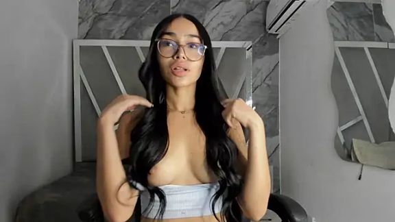 Angell_petite01