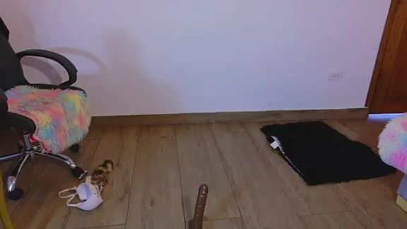 alanis_22