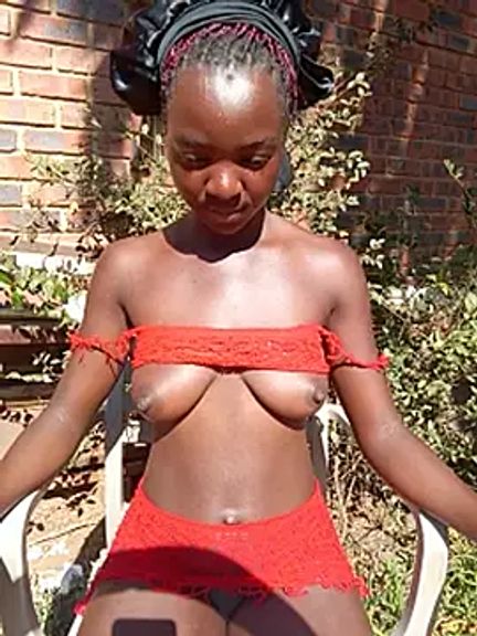 PetiteEbonyBabe_