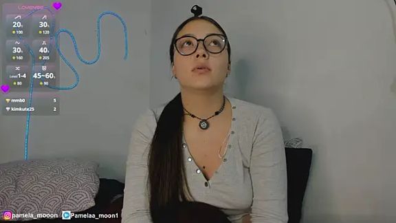 Pamelaa_moon1