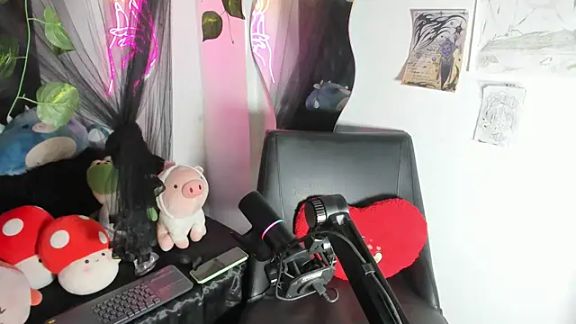 Lucy_Jade