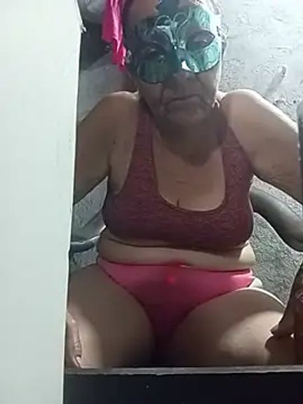 maira-hot