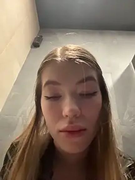 Risky_Mia69