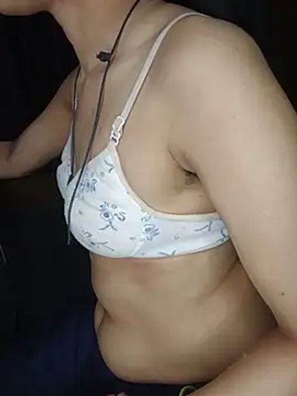 Sexy_Hena_69