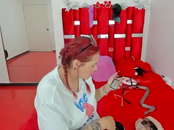 scarlett_red_1