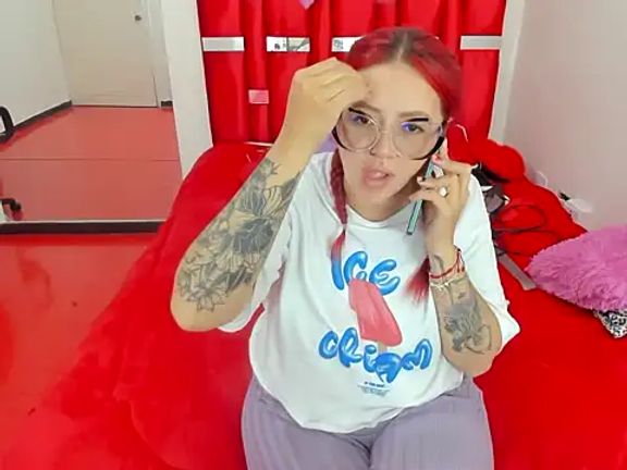 scarlett_red_1
