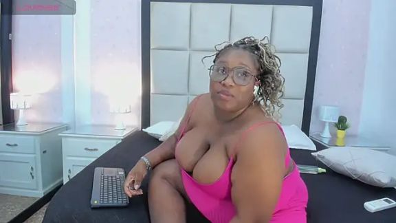 TreisyVixen