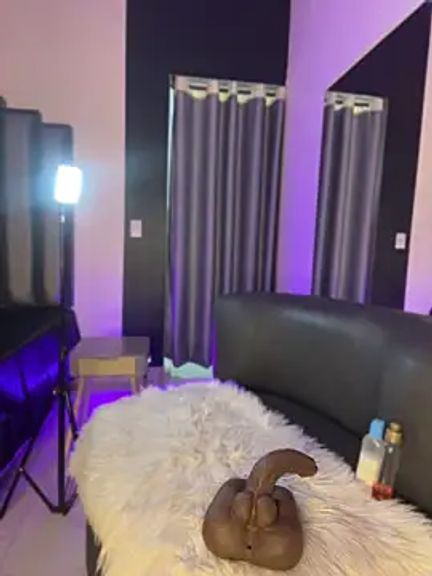 NiaCrawfordd