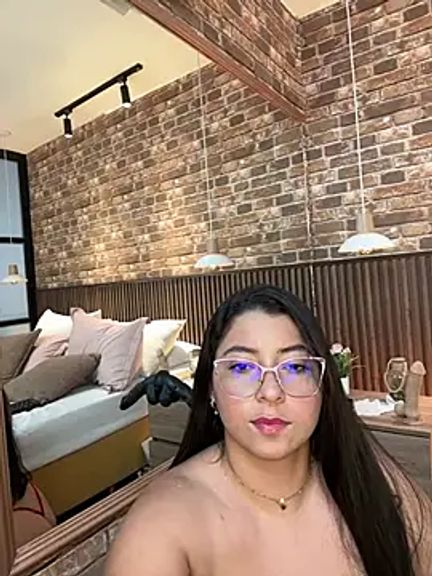 Darcy_glow_