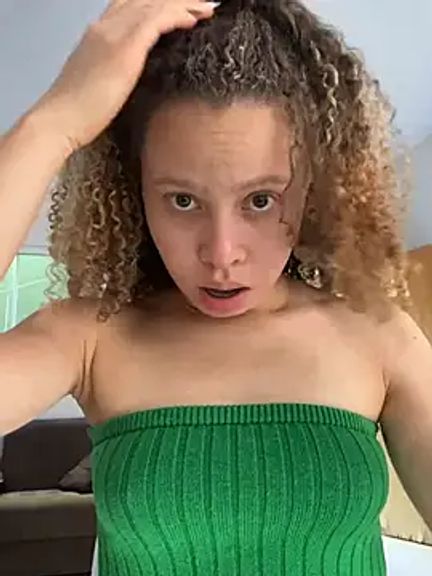 jhully_hot
